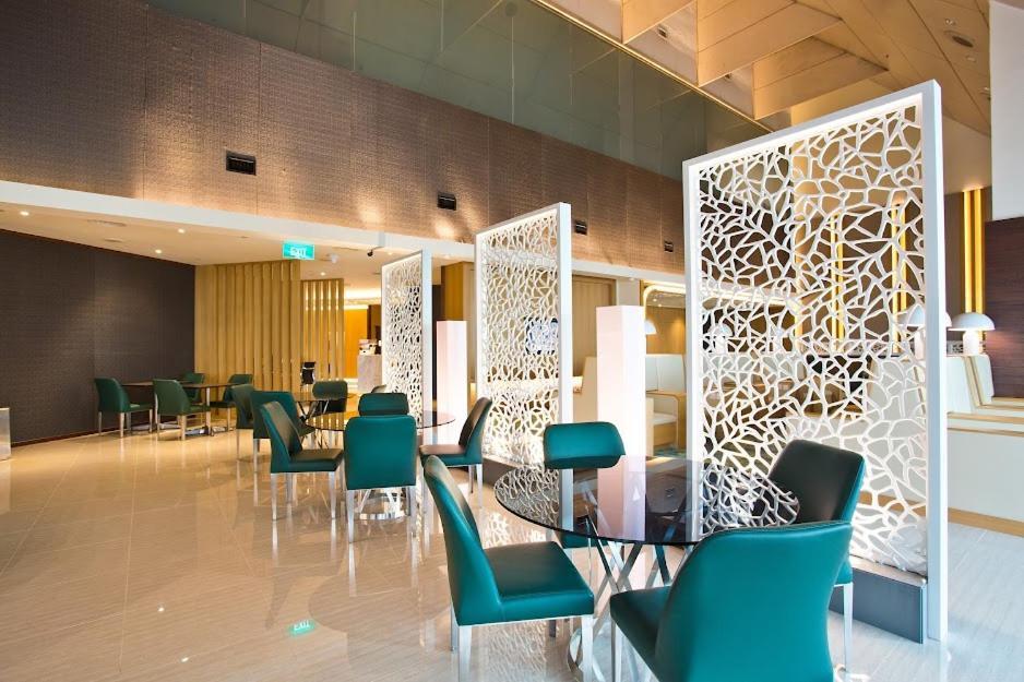 3 Hours Lounge Seated Sofa Chairs NO BED Check between 7AM to 7PM