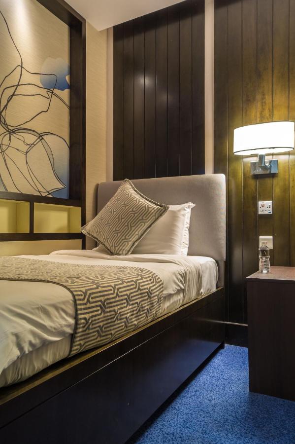 6 Hours Nap Room Meals Common shower & Toilet Check between 7AM to 7PM
