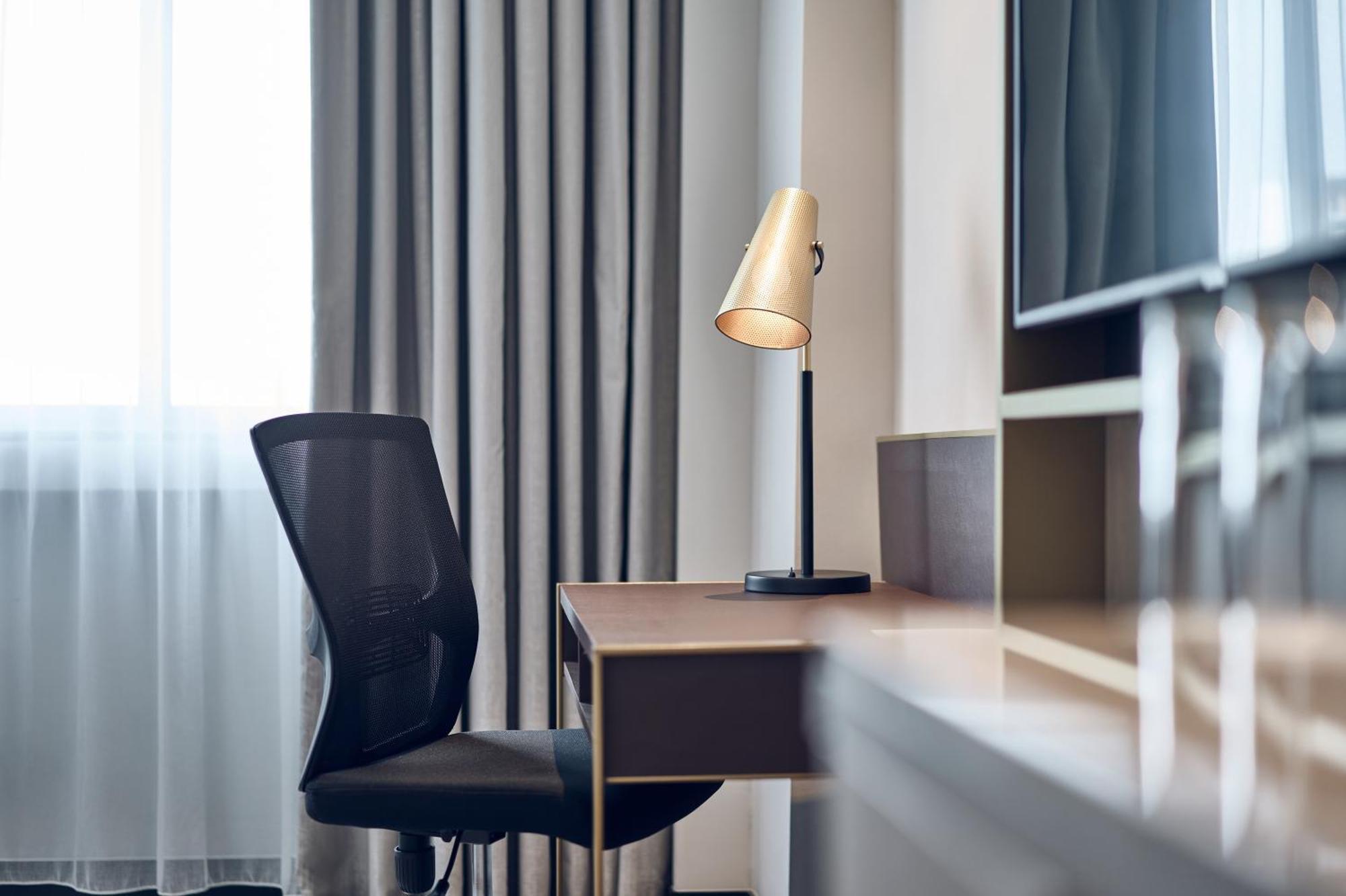Superior Corner Room, 1 King Bed