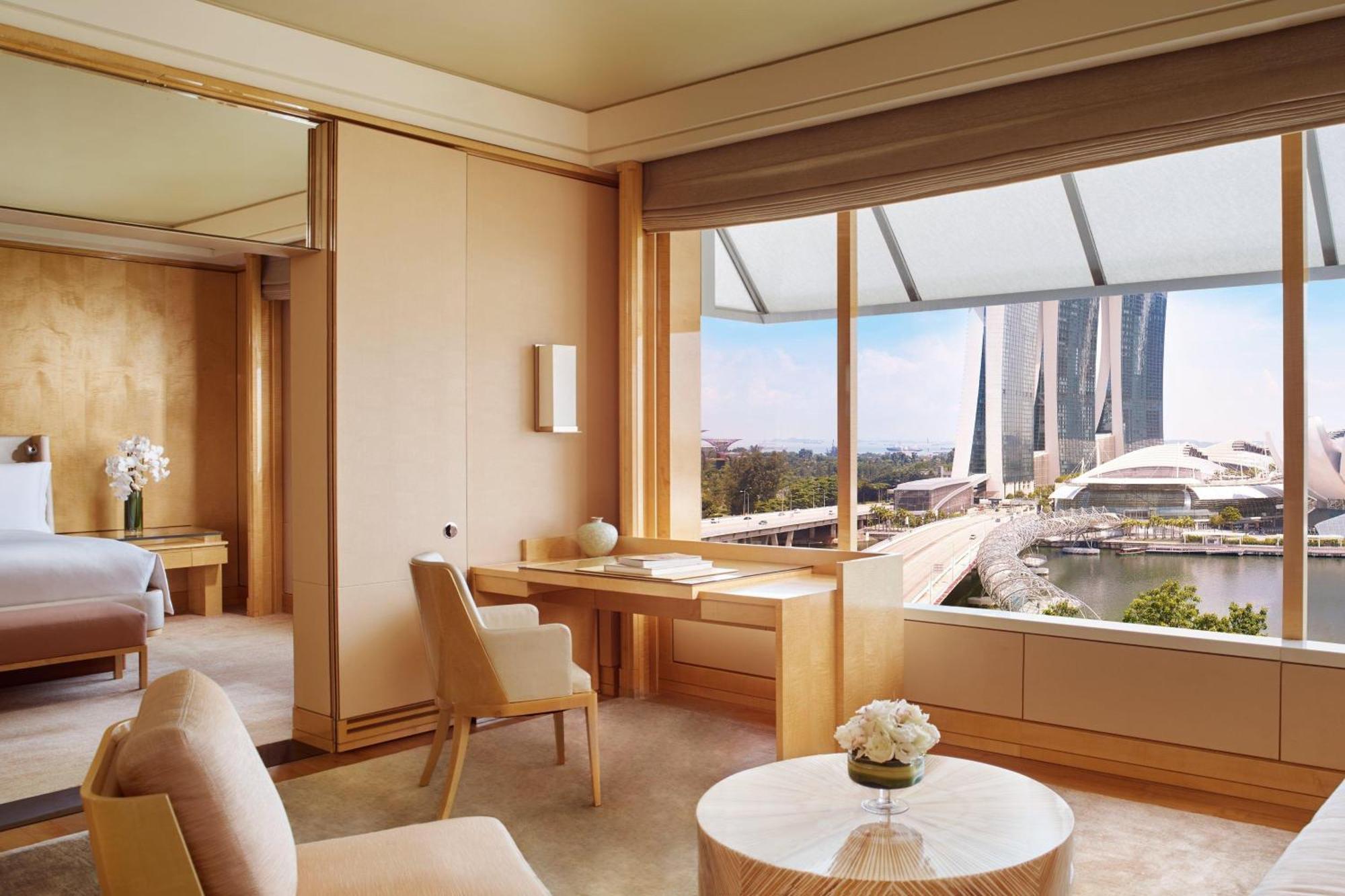 Club Premier Suite, 1 King Bed, Marina Bay View, Lounge Access,1646894084:JPEG