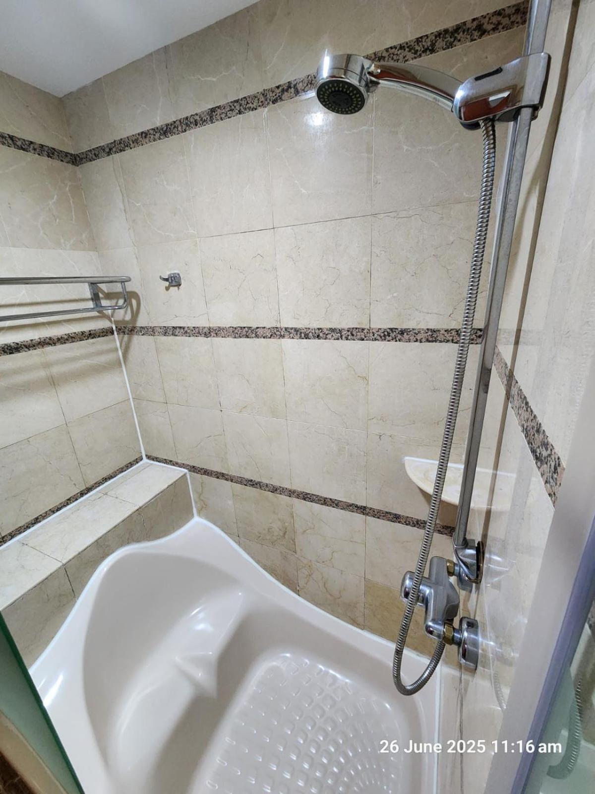 Premier One-Bedroom Apartment