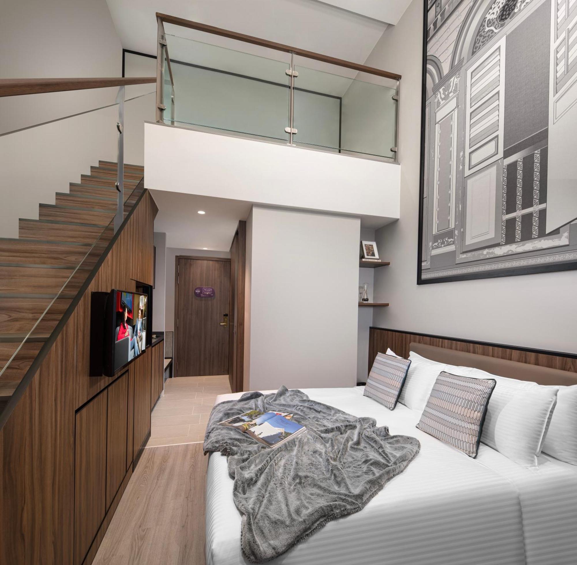 One-Bedroom Deluxe Loft 1 Queen Bed