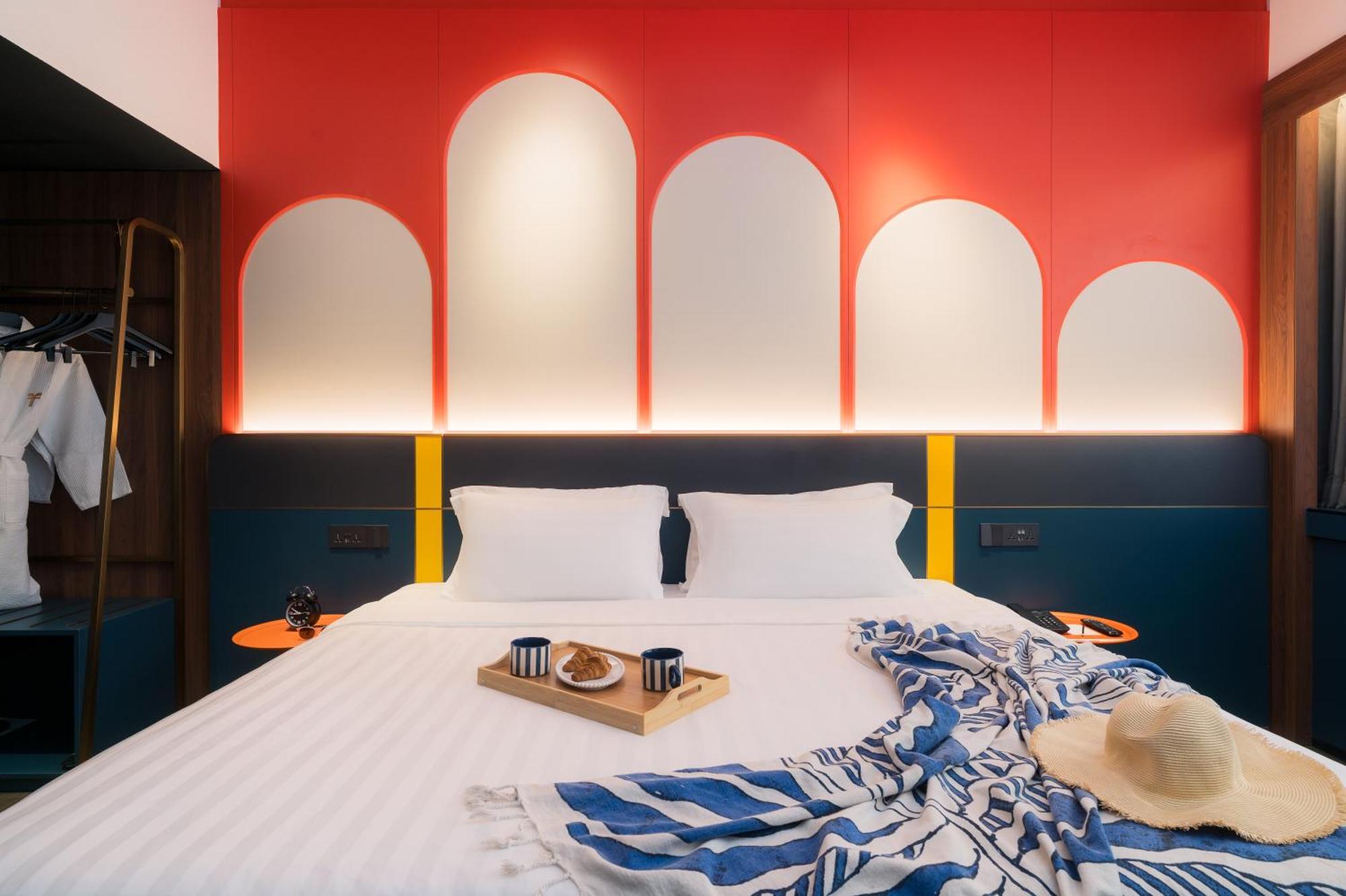 Deluxe Plus King or Twin Room