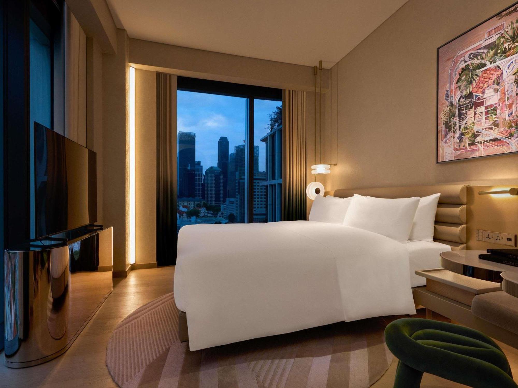 Signature Corner Room