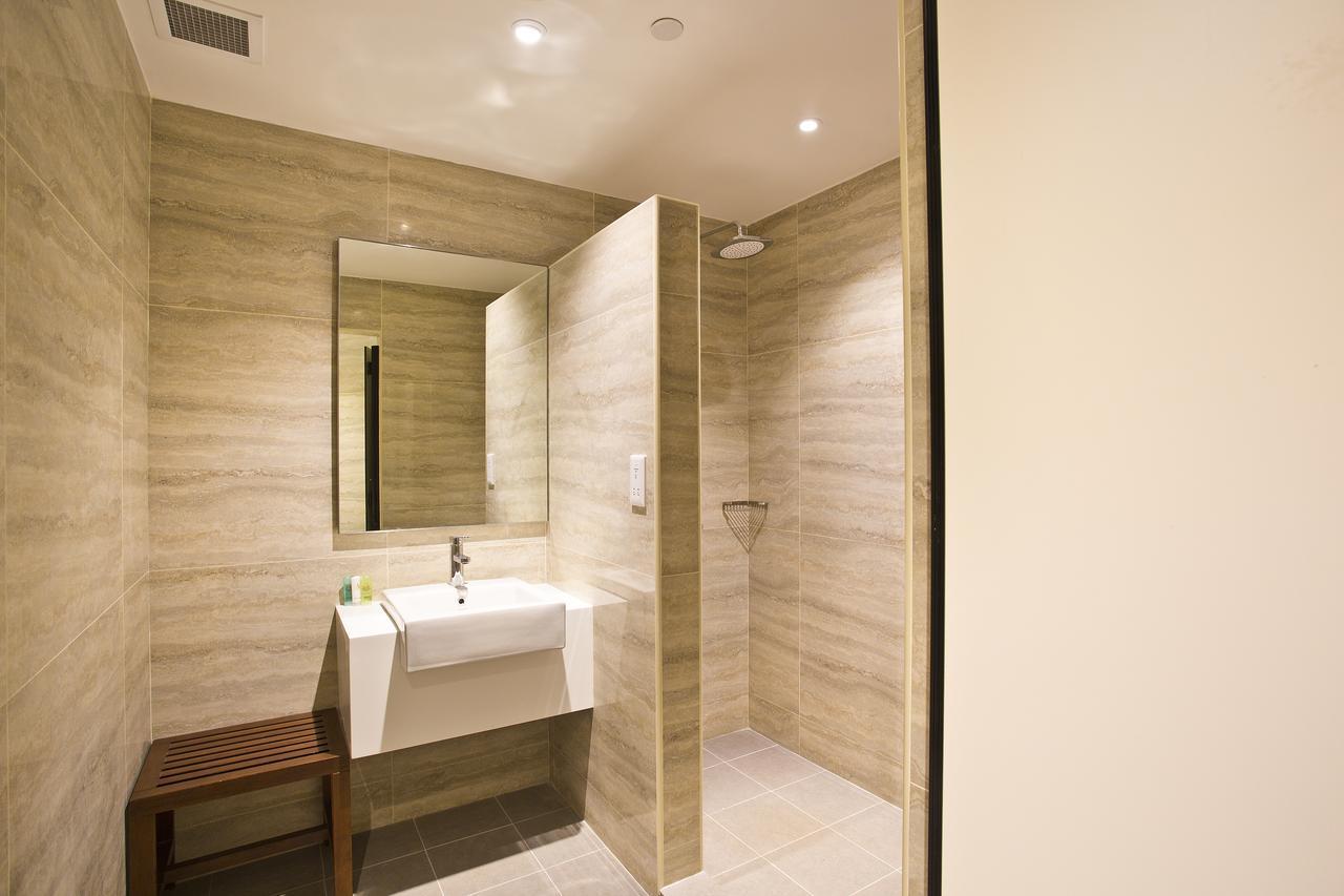 Nap Room Lounge meals Common Shower & Toilet Check 2PM & Check-out 12PM,1358148782:JPEG