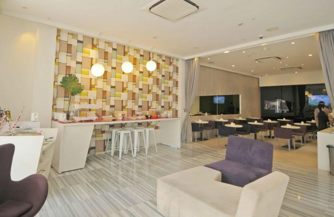 Moon 23 Hotel-1