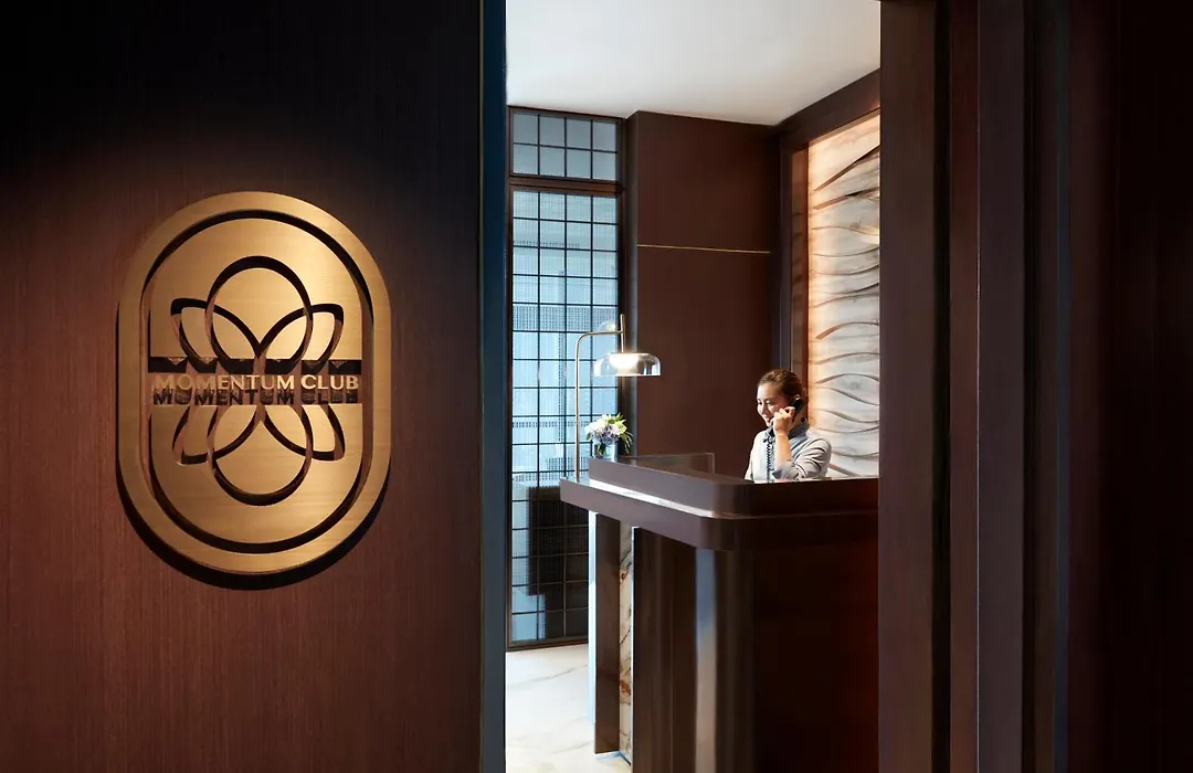 Momentus Hotel Alexandra-1