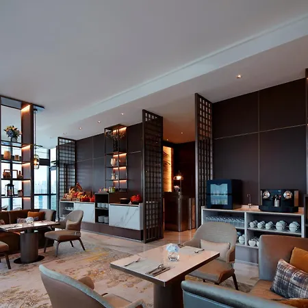 Momentus Hotel Alexandra-2